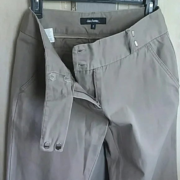 Daisy Fuentes Moda Trousers - Picture 7 of 8